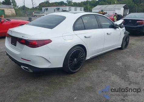 2024 Mercedes-Benz E 350 z USA, uszkodzony, nr VIN W1KLF4HB7RA010000